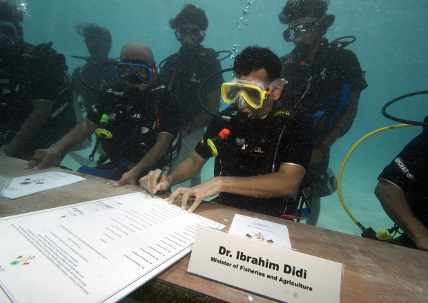 APTOPIX Maldives Underwater Cabinet