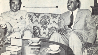 1955_04_00_Zhou_Enlai_Nasser_Bandung.png