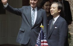 Kaifu and Bush in Houston, 1990