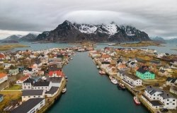 Henningsvaer Photo