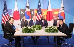 Image of US-South Korea-Japan Summit at the 2022 NATO Summit