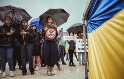 Zhanna Nemtsova appears at a protest in support of Ukraine against Russian invasion in March 2022